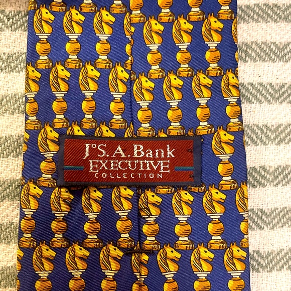 Jos. A. Bank Vintage Knight Chess Pieces Neck Tie - Picture 2 of 3